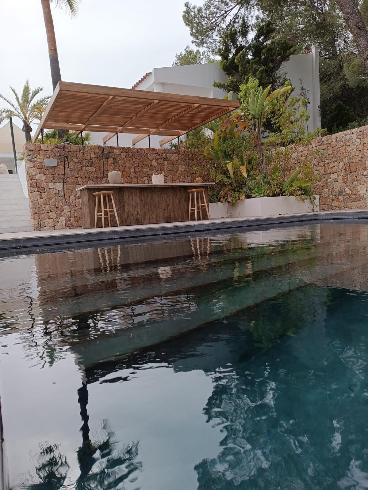 Piscina y piscina de agua fría — Foto 2