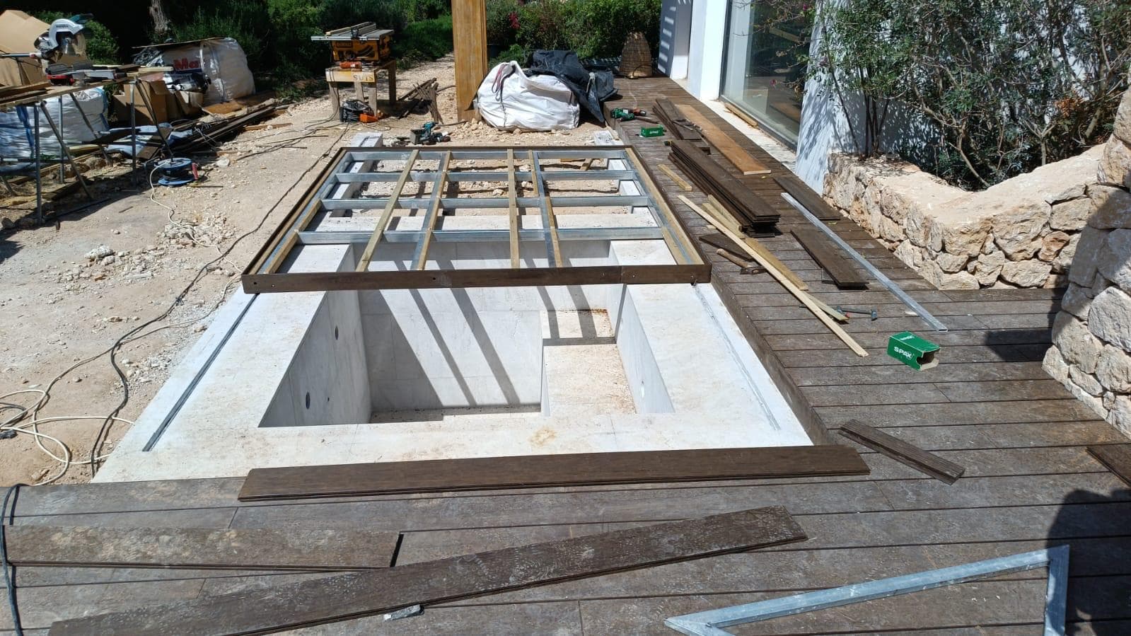 Piscina y piscina de agua fría — Foto 3