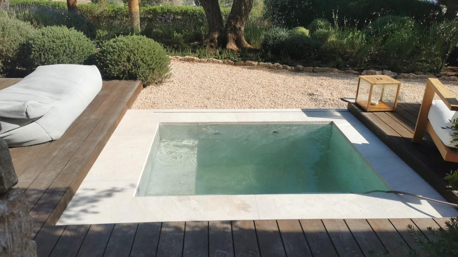 Piscina y piscina de agua fría — Foto 4